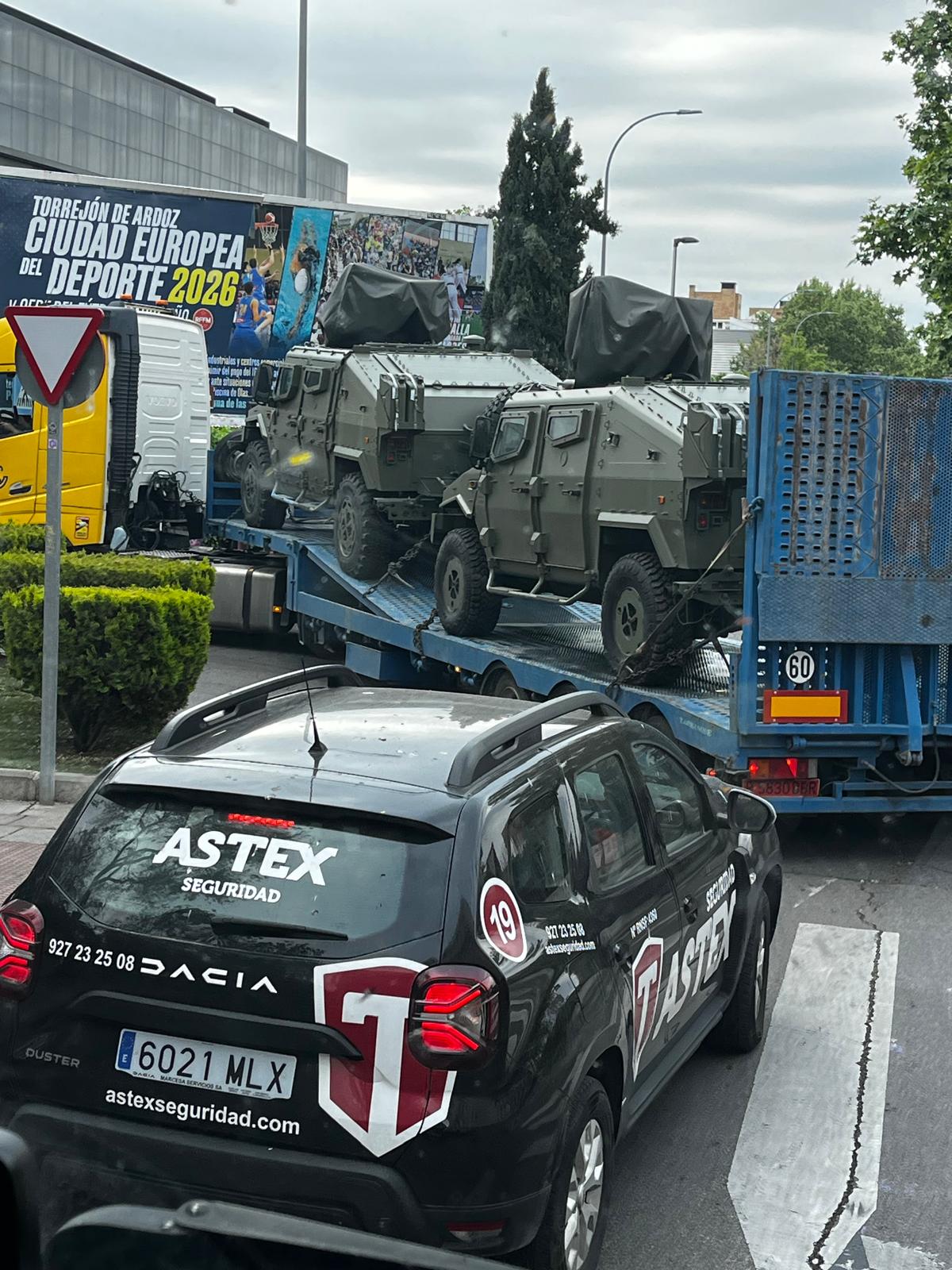 Escolta armada de explosivos y armamento